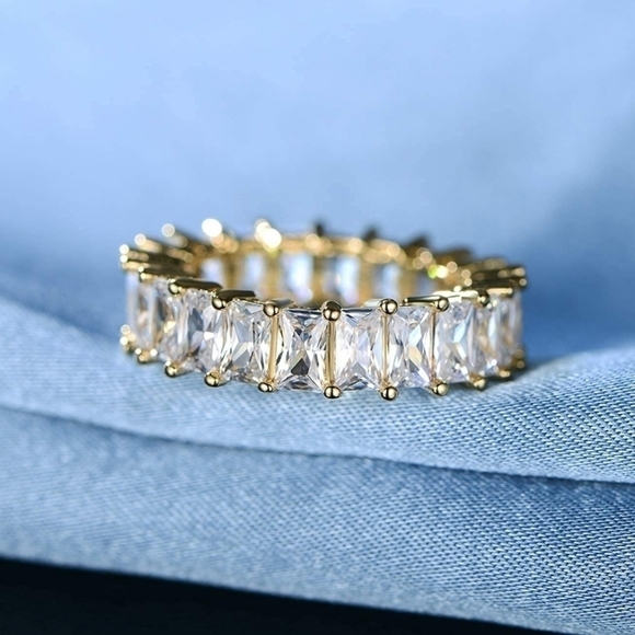 14K Yellow Gold Emerald Cut Diamonds Eternity Ring Band - Picture 3 of 3